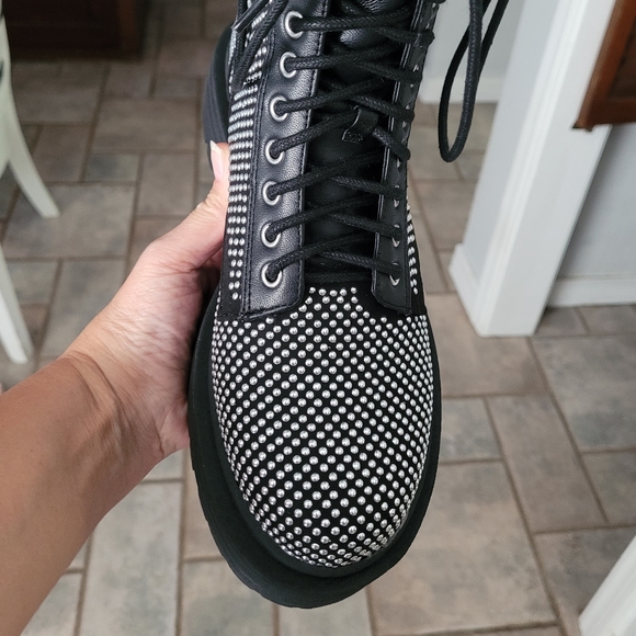 🤑SOLD🤑Gianni Bini non-Stop Studded Chunky Lug Sole Platform Booties - Picture 8 of 15